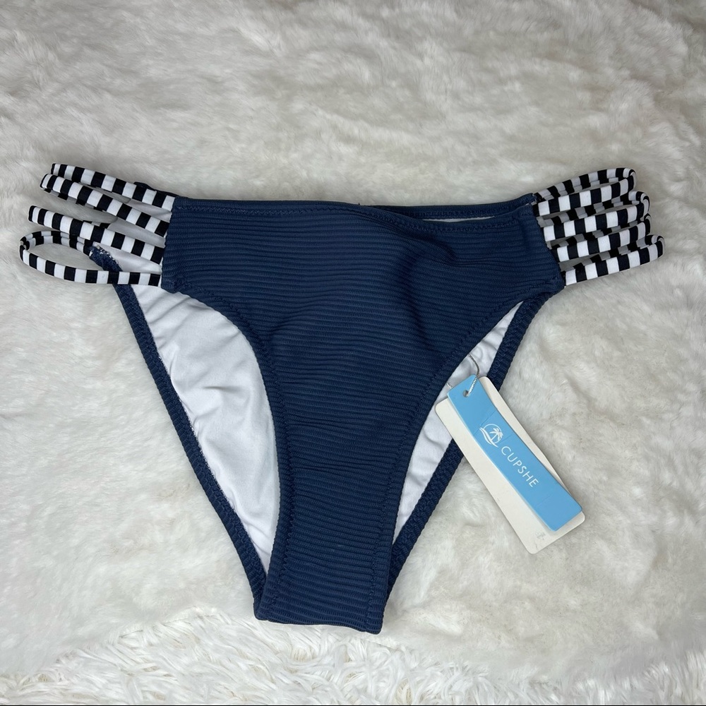 NEW Cupshe Ribbed Navy Blue Striped Bikini Bottoms Size Medium